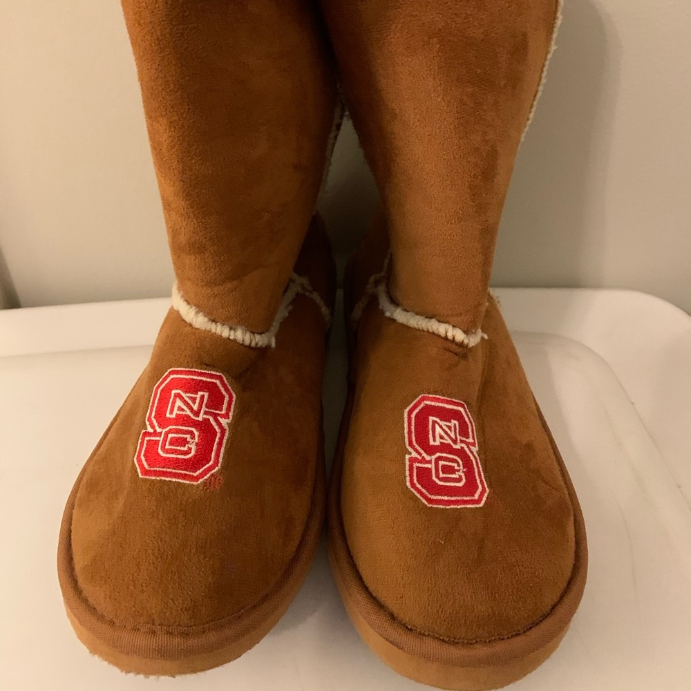 🔺NC State Faux ugg slipper boots